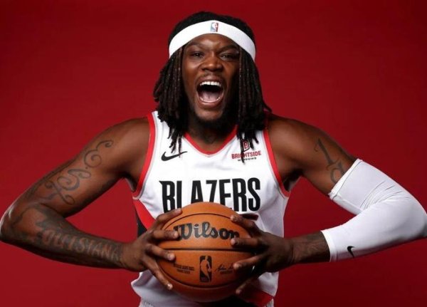 澳门六合彩官网 伤病阴霾中的崛起：罗威十五分钟诠释千万价值