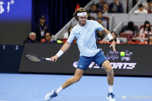 澳门六合彩官网 中网男单正赛第5日TOP3种子进4强 卢布列夫出局
